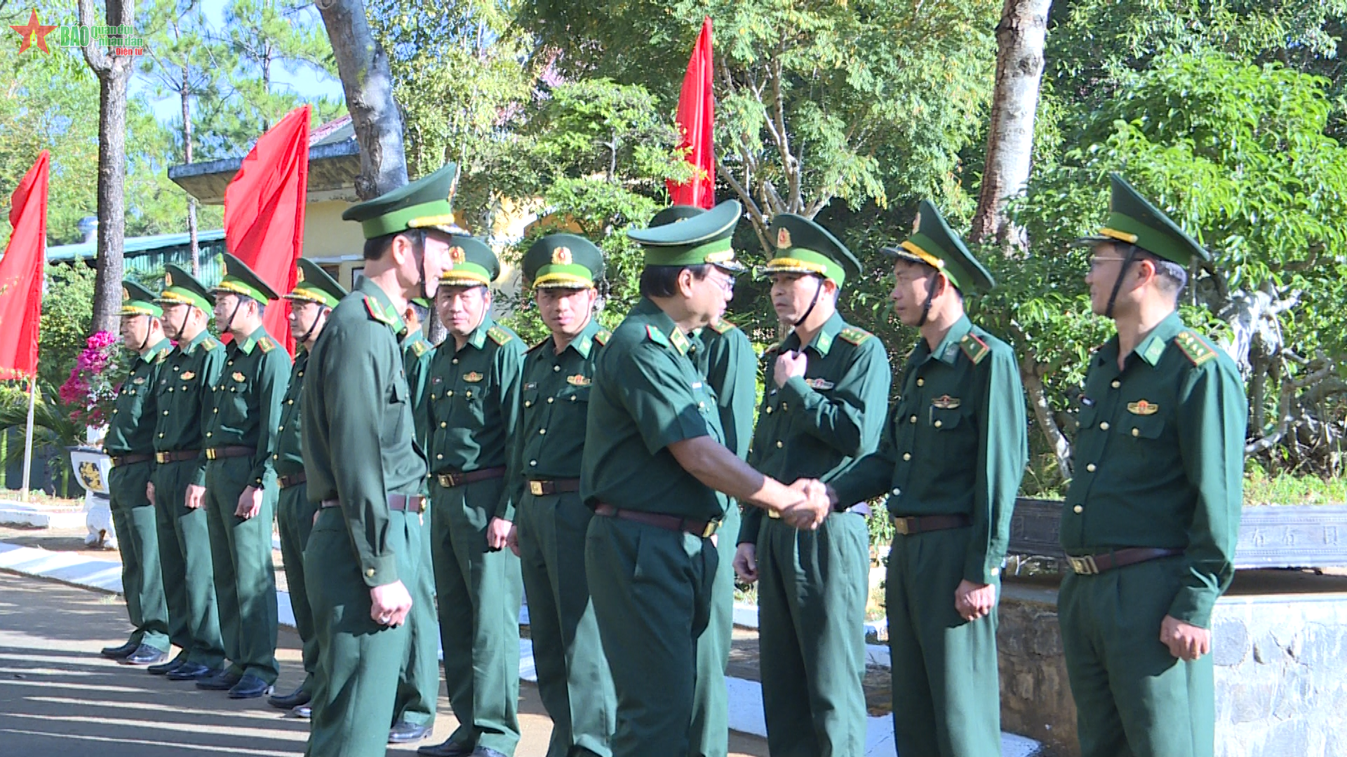 Thiếu tướng Nguyễn Hoài Phương thăm, chúc Tết Bộ đội Biên phòng Đắk Nông